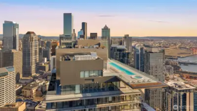 Do not miss the jacuzzi (levels 30 and above are still under construction)