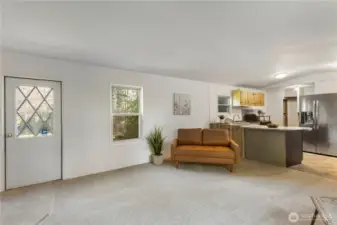 Walking distance to Fish Lake & Nolte State Park.