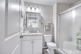 Master bathroom which allows you to have the privacy you need  to freshen up quickly. Privacy is definitely a well sought after  commodity.