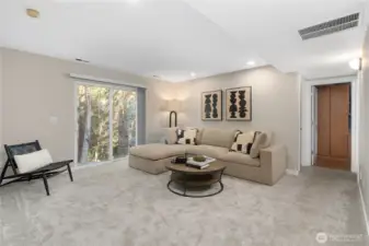 Lower Bonus room w/outside access with MIL potential.