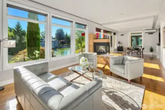 Extra big bright living room overlooking the canals the canal. It could also be used as a second living room