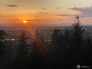 Incredible.   Mt. Constitution on Orcas Island is in the far distance 2/3rds of this photo to the right on the horizon.