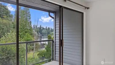 The view of Echo Lake beyond is lovely.