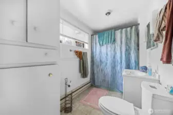 Full bath on upper floor of the house.