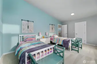 huge bedroom with walk-in closet upstairs