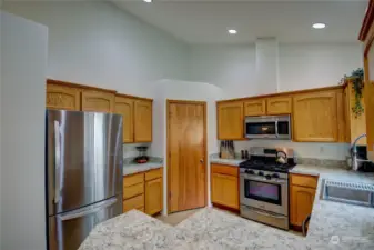 Great Kitchen with stainless steel appliances