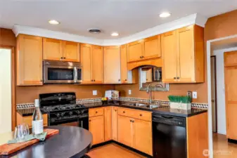 Well appointed kitchen, there is also a large butler's pantry around the corner.