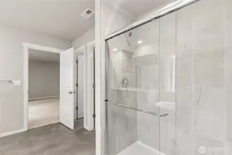 Marble shower surround.Photo's are for representational purposes only. Colors and finishes may differ.
