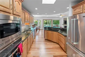 Stainless appliances, plenty of view!