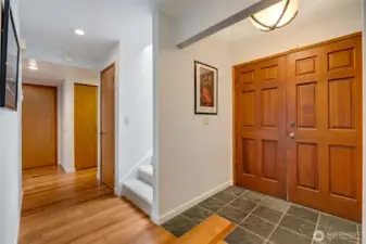 Roomy foyer—drop the shoes, kick back.