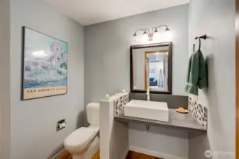 Guest bath: polished + practical.