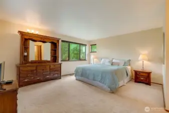 Primary = big bed, big windows, big yes.