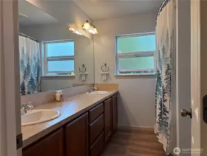 upper full bathroom
