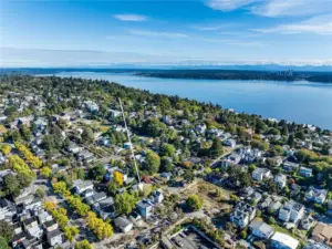 Proximity to Lake Washington, Leschi, CD, Beacon Hill, something close by in every direction!