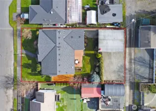 Property Lines are Approximate.