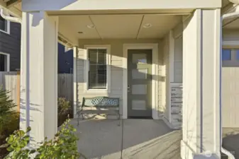 Welcome home to this spacious 4 Bedroom plus Den home that is so well layed out there is space for everything and everyone! Including a yard for the dog and small tots!