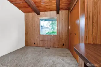 Additional bedroom w/ built in desk......