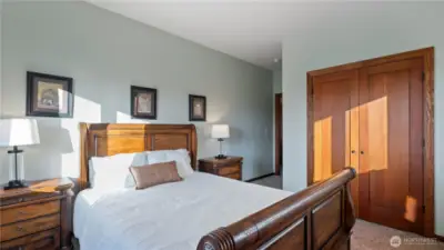 1st guest room