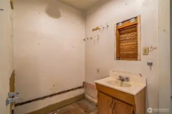 Bath Attached to Primary