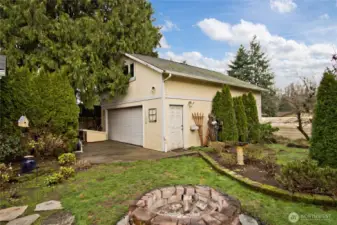 24x30 Shop with electricity and a finished 15x15 heated office/ flex space upstairs.