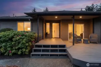 Large front porch for entertaining