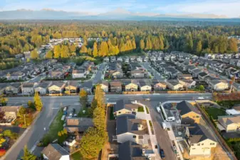 Photographs are for illustrative purposes only. Features, finishes, interior/exterior colors, landscaping and floorplan shown may vary from actual homes built.