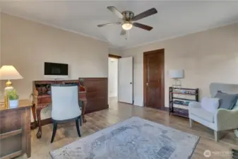 Built-in drawers and closet