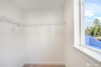 Bedroom 4 walk-in closet