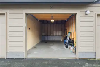 Private garage!