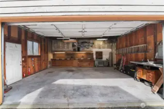 Detached garage/shop!