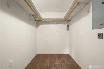 Walk-in Closet