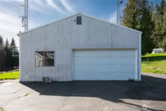 Garage / Shop