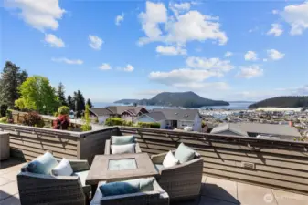 Sweeping views of islands, ocean and Skyline Marina