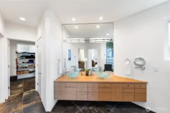 Primary bath