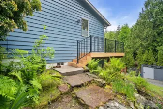 steps to front porch