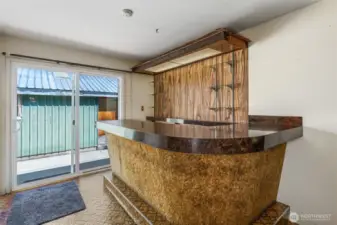Wet bar off Living area