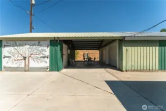 Cold storage & detached garage