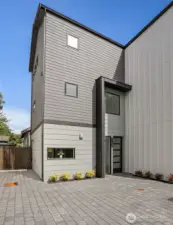 Well thought out residence in unbeatable Ballard Location