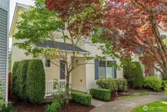 Lovely stand alone cottage in desirable Snoqualmie Ridge