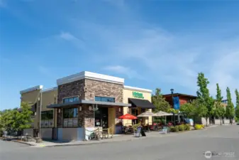 Snoqualmie Ridge Shops and Restaurants, all you need just down the street!
