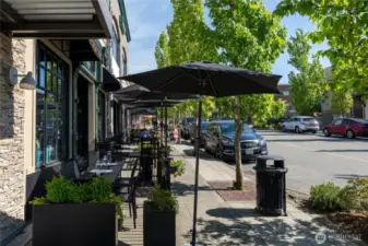 Quaint restaurants with outdoor seating!