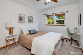 4th bedroom (second bedroom upstairs)