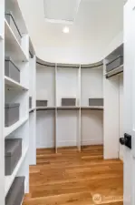 And complete with walk-in closet.