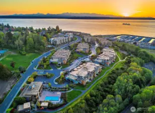 Point Edwards is the only resort community in the area, built on 23 acres nestled on the hillside above the Edmonds marina showcasing Puget Sound and Mountain views like none other.