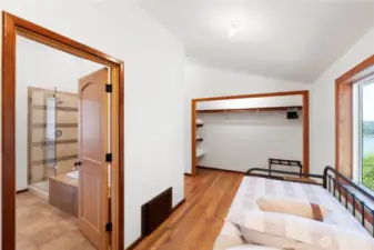 Extra Room off Primary with Daybed