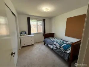 2nd bedroom