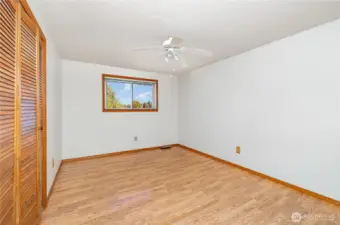 Upstairs guest bedroom.