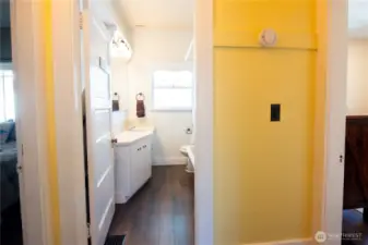 Bath/Hall