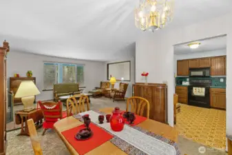 Dining Room (Upper Level)