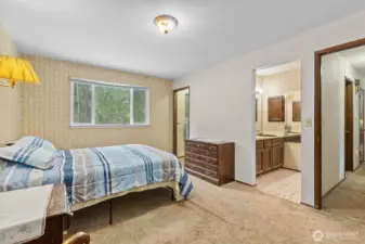 Primary Bedroom (Upper Level)